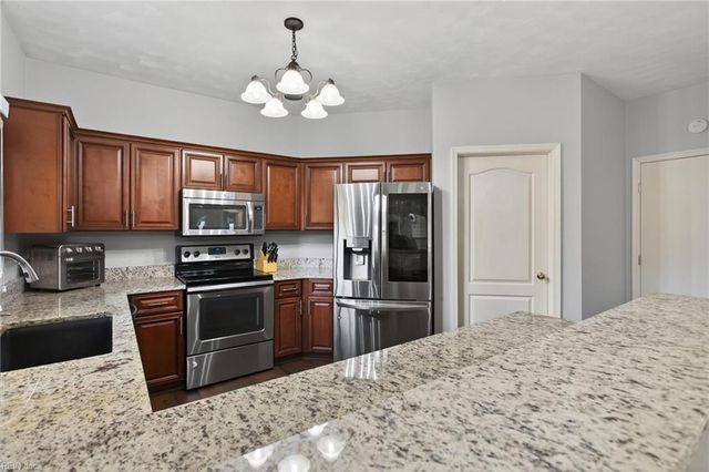 209 E Wedgwood DR, Yorktown, VA 23693