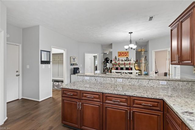 209 E Wedgwood DR, Yorktown, VA 23693