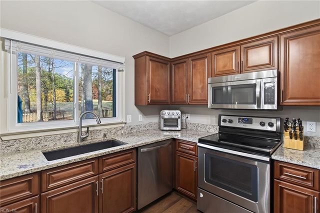 209 E Wedgwood DR, Yorktown, VA 23693