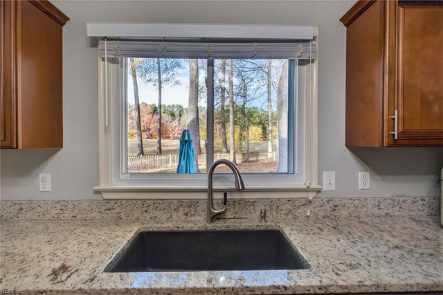 209 E Wedgwood DR, Yorktown, VA 23693