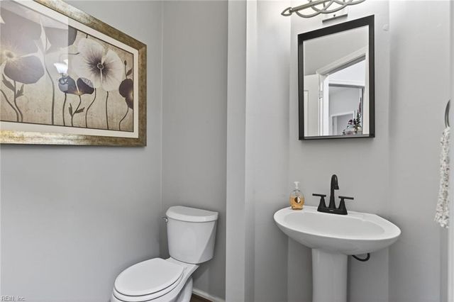 209 E Wedgwood DR, Yorktown, VA 23693