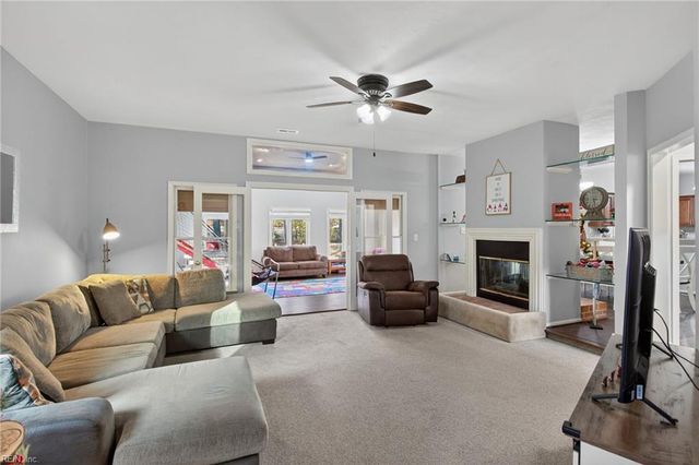 209 E Wedgwood DR, Yorktown, VA 23693
