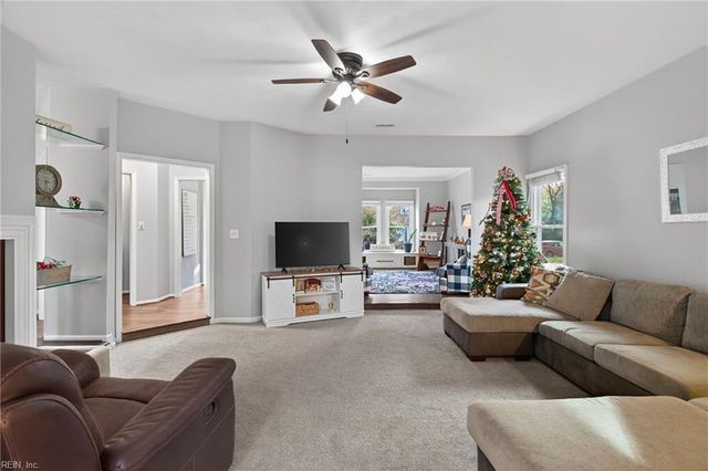 209 E Wedgwood DR, Yorktown, VA 23693