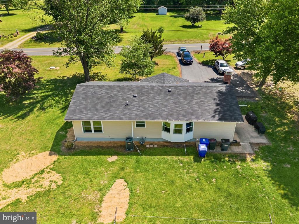 Image 49 of property listing at 12712 GROSSTOWN RD, Hughesville, MD 20637