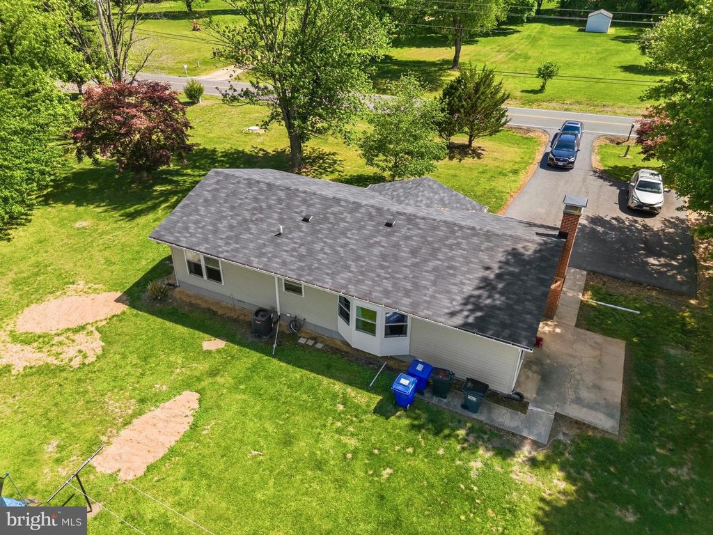 Image 50 of property listing at 12712 GROSSTOWN RD, Hughesville, MD 20637