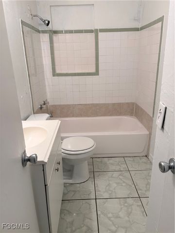 3147 Economy ST B, Fort Myers, FL 33916