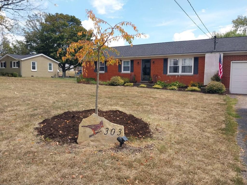 303 Pleasant Hill Drive, Harrodsburg, KY 40330