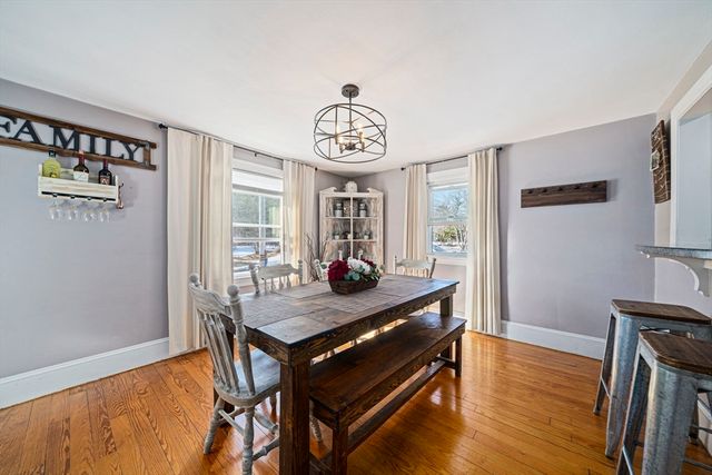 11 Worcester St, Taunton, MA 02780