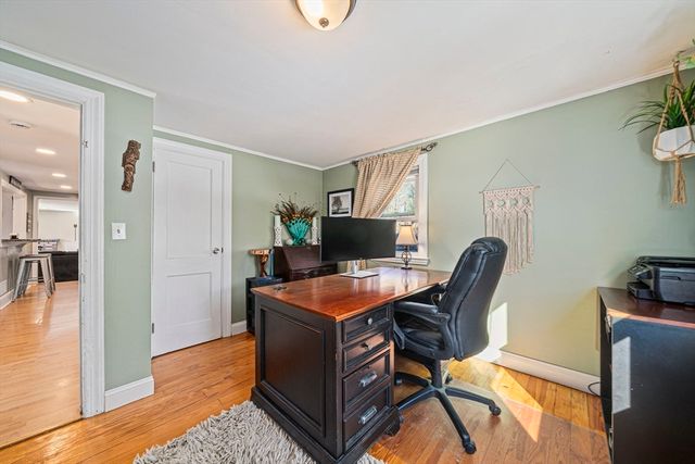 11 Worcester St, Taunton, MA 02780