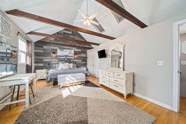 11 Worcester St, Taunton, MA 02780