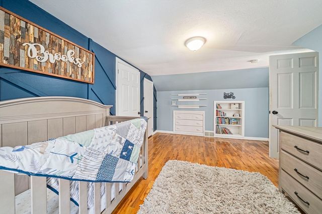 11 Worcester St, Taunton, MA 02780