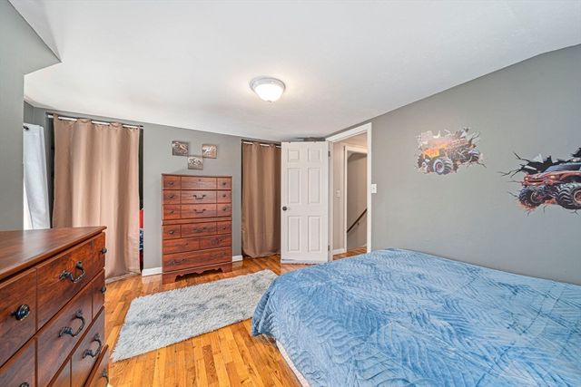 11 Worcester St, Taunton, MA 02780