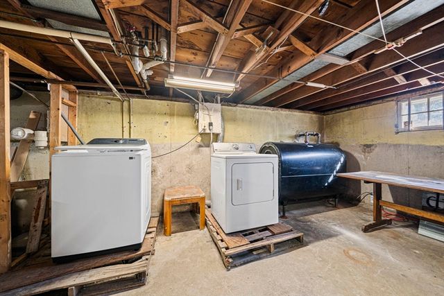 11 Worcester St, Taunton, MA 02780