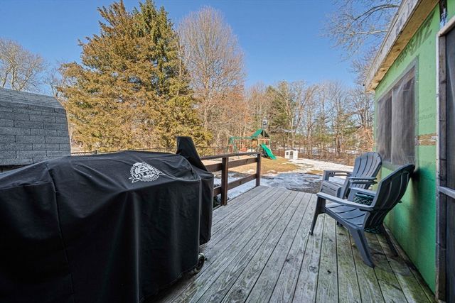 11 Worcester St, Taunton, MA 02780