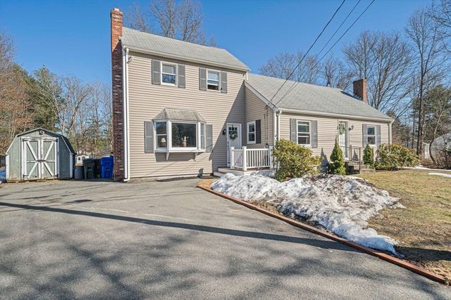11 Worcester St, Taunton, MA 02780