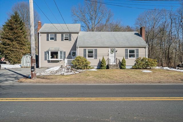 11 Worcester St, Taunton, MA 02780