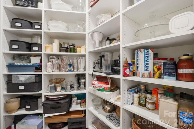 2312 Selwyn Avenue 202, Charlotte, NC 28207