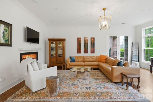 2312 Selwyn Avenue 202, Charlotte, NC 28207