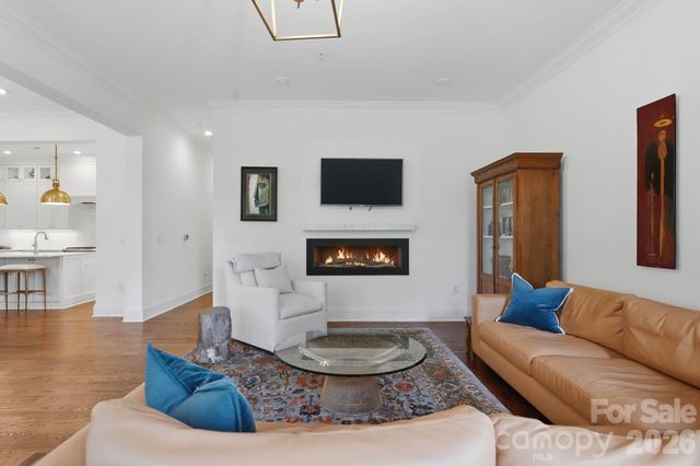 2312 Selwyn Avenue 202, Charlotte, NC 28207