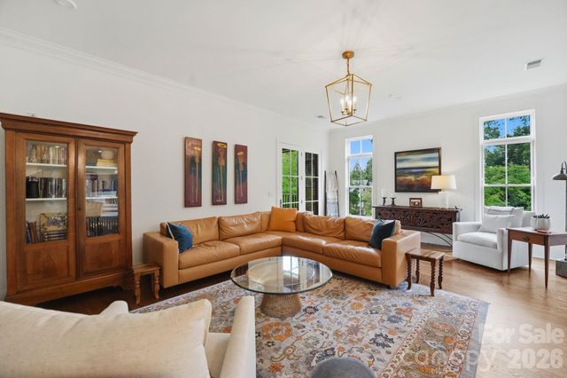 2312 Selwyn Avenue 202, Charlotte, NC 28207