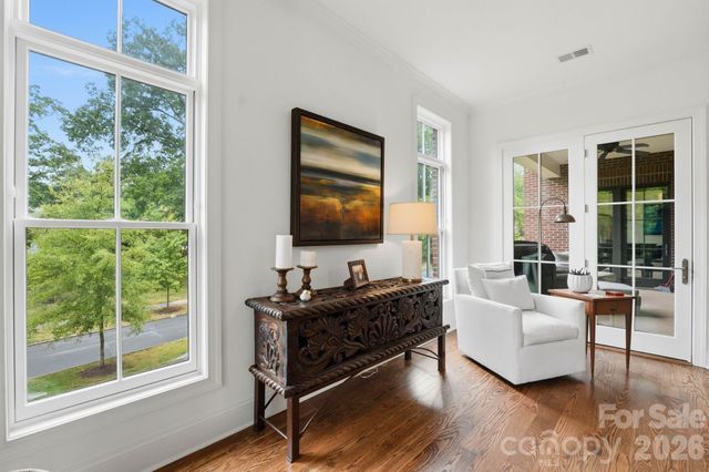 2312 Selwyn Avenue 202, Charlotte, NC 28207