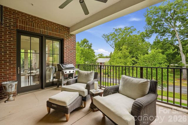2312 Selwyn Avenue 202, Charlotte, NC 28207