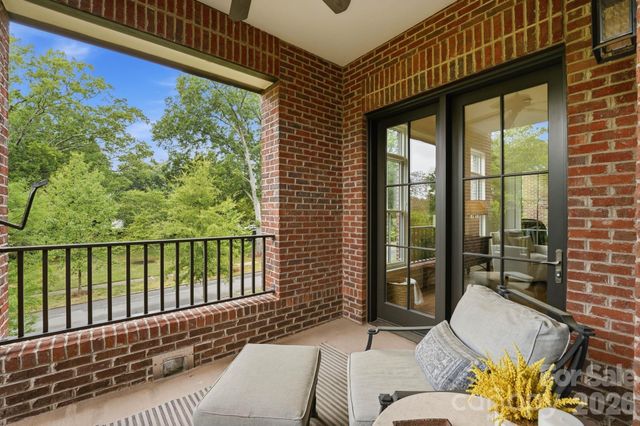 2312 Selwyn Avenue 202, Charlotte, NC 28207