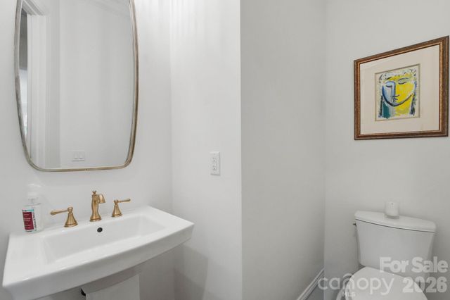 2312 Selwyn Avenue 202, Charlotte, NC 28207