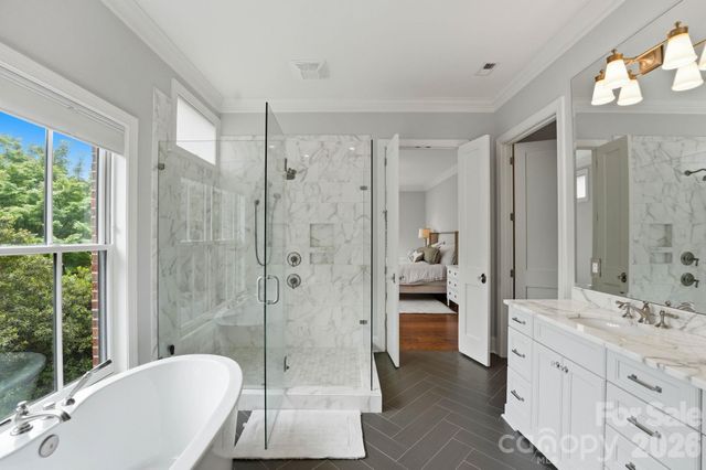 2312 Selwyn Avenue 202, Charlotte, NC 28207