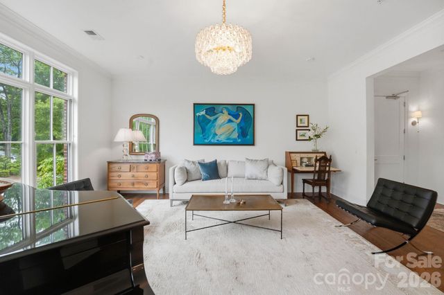 2312 Selwyn Avenue 202, Charlotte, NC 28207