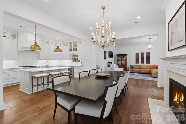 2312 Selwyn Avenue 202, Charlotte, NC 28207