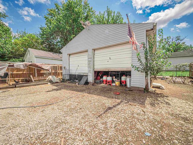 1604 Allens Lane, Evansville, IN 47710