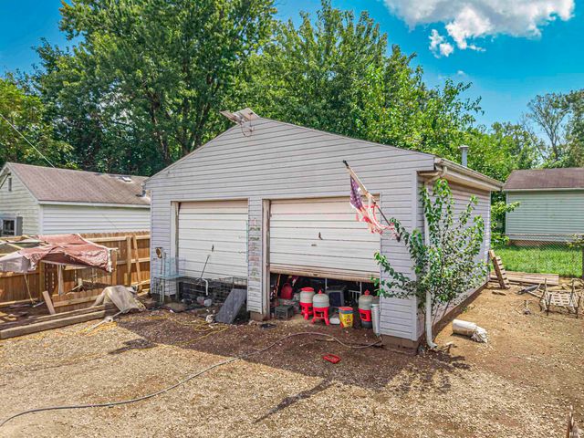 1604 Allens Lane, Evansville, IN 47710