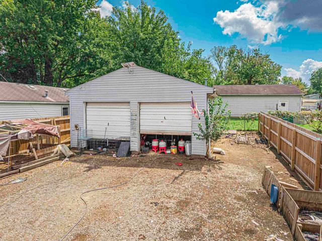 1604 Allens Lane, Evansville, IN 47710