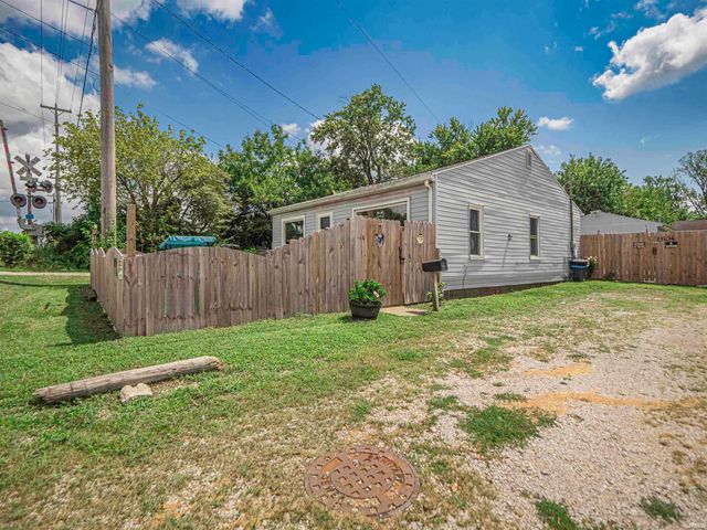 1604 Allens Lane, Evansville, IN 47710