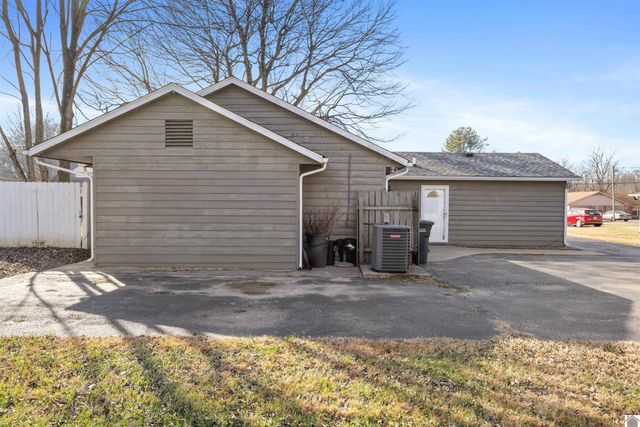 918 N 37th St, Paducah, KY 42001