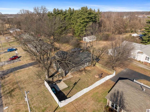 918 N 37th St, Paducah, KY 42001