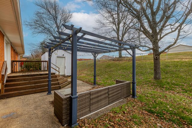 110 Pin Oak Drive, Lancaster, KY 40444