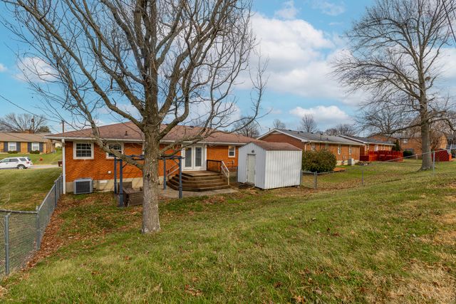 110 Pin Oak Drive, Lancaster, KY 40444