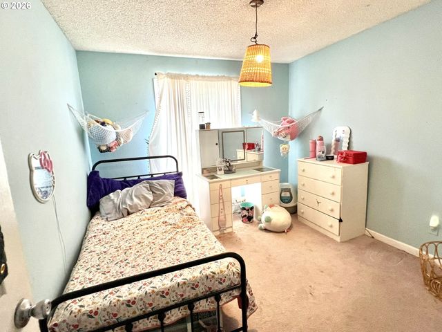 2632 Ne 7TH Ct, Gresham, OR 97030