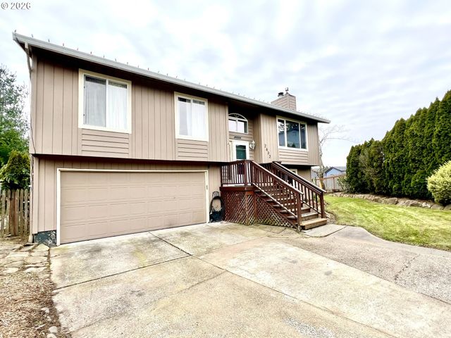 2632 Ne 7TH Ct, Gresham, OR 97030