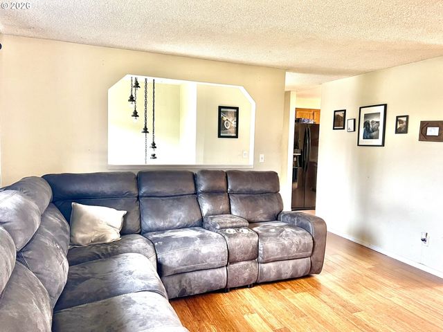 2632 Ne 7TH Ct, Gresham, OR 97030