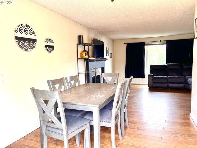 2632 Ne 7TH Ct, Gresham, OR 97030