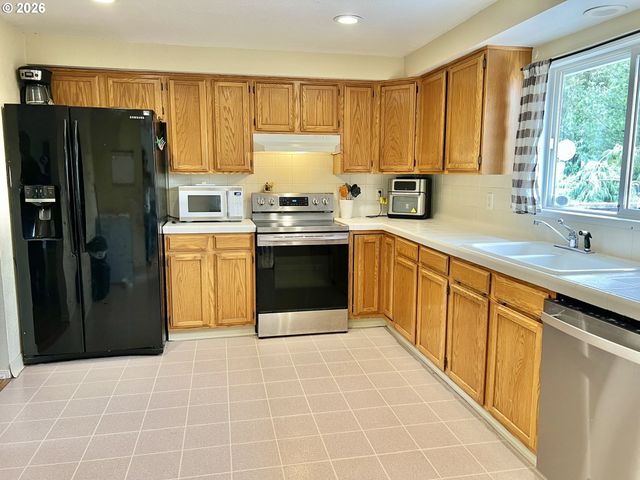 2632 Ne 7TH Ct, Gresham, OR 97030