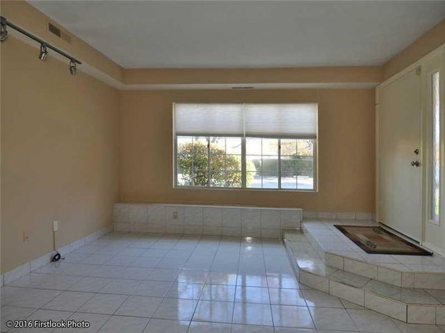 77 HOFFMAN Avenue C, Cranston, RI 02920