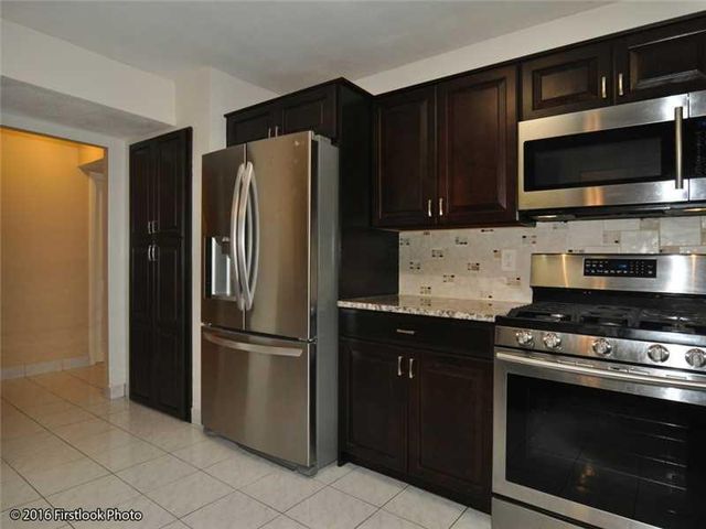 77 HOFFMAN Avenue C, Cranston, RI 02920