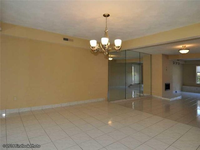 77 HOFFMAN Avenue C, Cranston, RI 02920