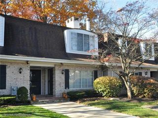 77 HOFFMAN Avenue C, Cranston, RI 02920