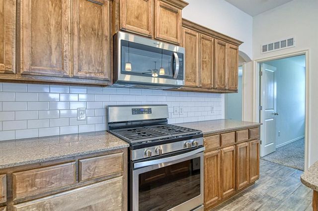 15712 Bennett Drive, Edmond, OK 73013