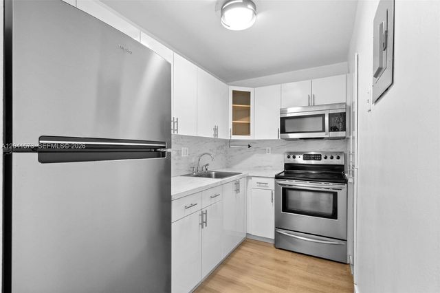 4801 NW 7th St 803-16, Miami, FL 33126
